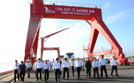 Phó Thủ tướng thăm Cảng quốc tế Long An
